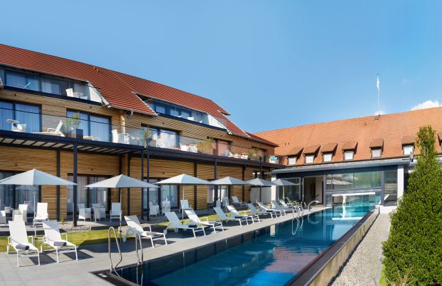 Hotel Schloss Reinach Pool_Copyright_Hotel_Schloss_Reinach Hotel Schloss Reinach Pool_Copyright_Hotel_Schloss_Reinach