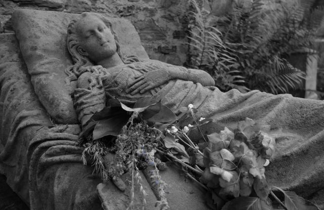 Grabstein Caroline Walter 8 schw.-weiss Grabstein Caroline Walter 8 schw.-weiss