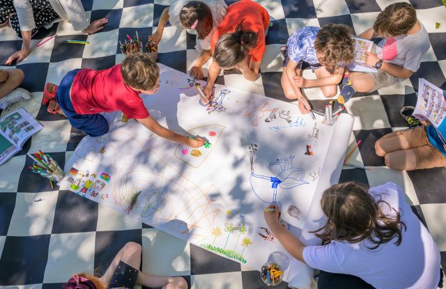 Die Blubbernde Konferenz - Eine Workshopwoche mit Comicstrips, Sprechblasen und Bäng! (8-12 Jahre) Die Blubbernde Konferenz - Eine Workshopwoche mit Comicstrips, Sprechblasen und Bäng! (8-12 Jahre)