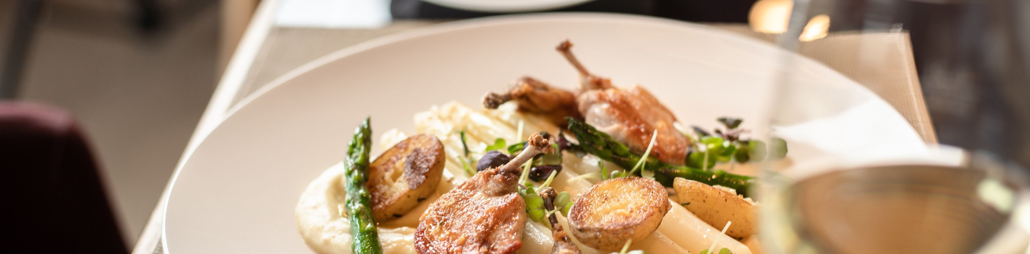 Freiburg-Menue-Copyright-Dorint-Thermenhotel-Freiburg (3) Freiburg-Menue-Copyright-Dorint-Thermenhotel-Freiburg (3)