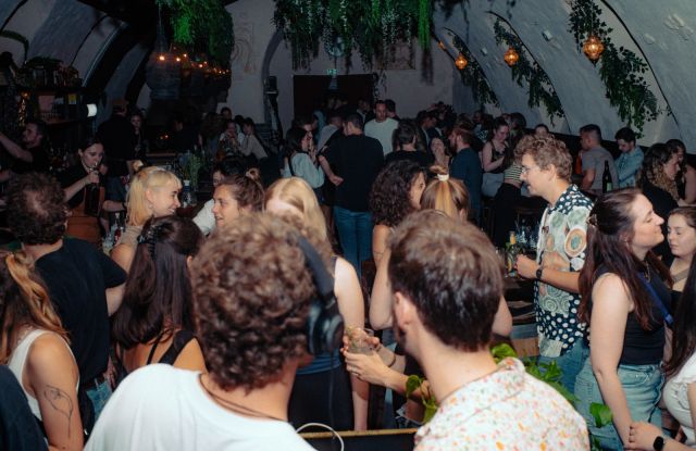 DJ Session Frederics Cocktail Club, © Frederics Cocktail Club DJ Session Frederics Cocktail Club, © Frederics Cocktail Club