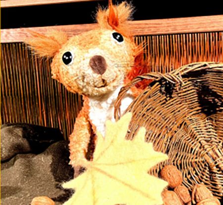 Theater DERenDINGEn - Ida Eichhorn und die bunten Blätter Theater DERenDINGEn - Ida Eichhorn und die bunten Blätter