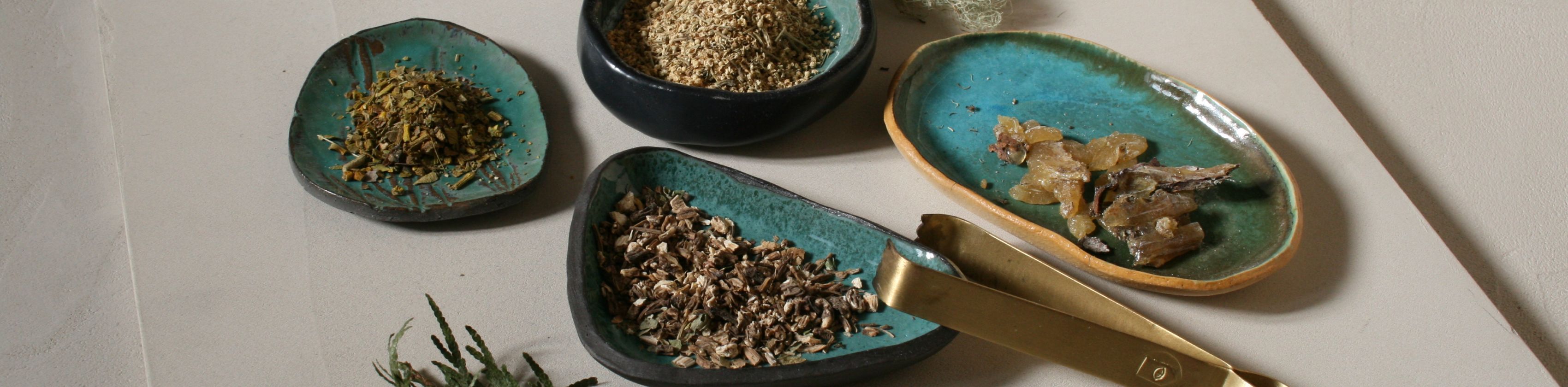 Harze und Kräuter, © Schwarzwald Rauch Harze und Kräuter, © Schwarzwald Rauch