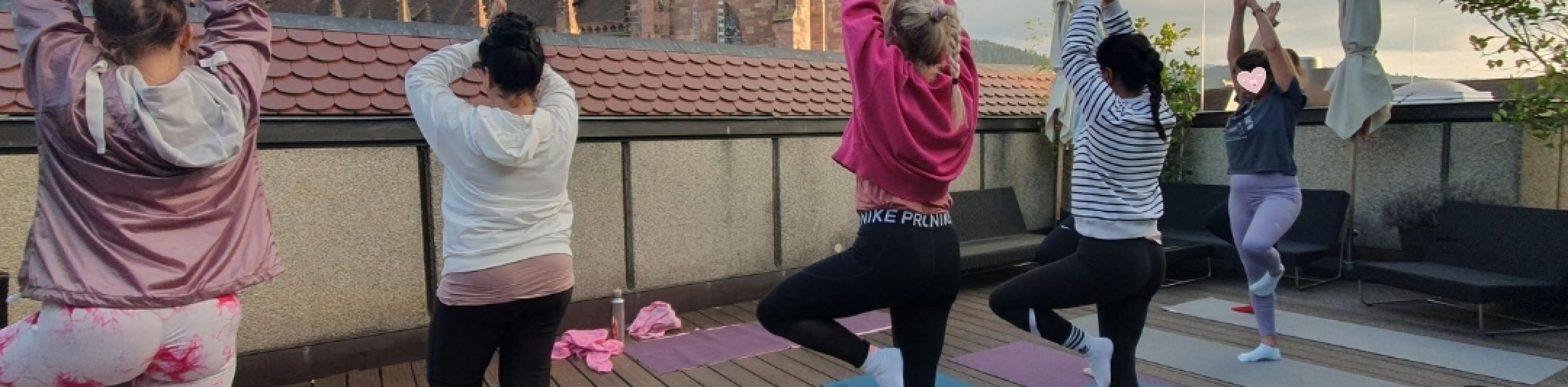 Roof Top Yoga x Flying Mat Yoga in Freiburg 1, &copy; Flying Mat Yoga