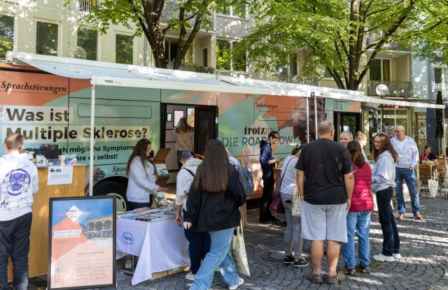 The MS roadshow bus from trotz ms stops in Freiburg