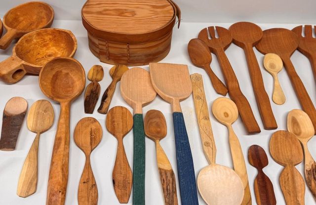 "Handmade in the forest house (WaldHaus) - carved, whittled, braided"