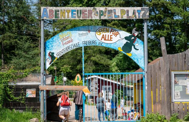 Semaine du r&eacute;seau des enfants &agrave; l'aire de jeux d'aventure