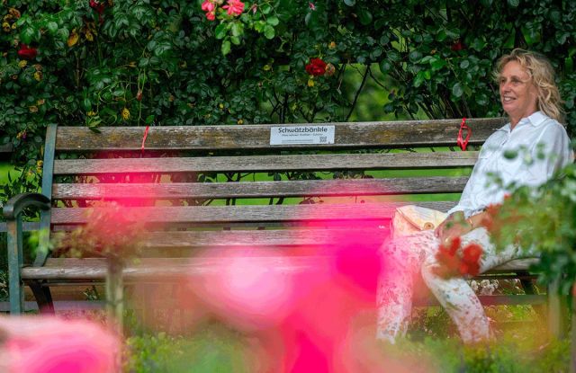 Talking bench becomes singing bench