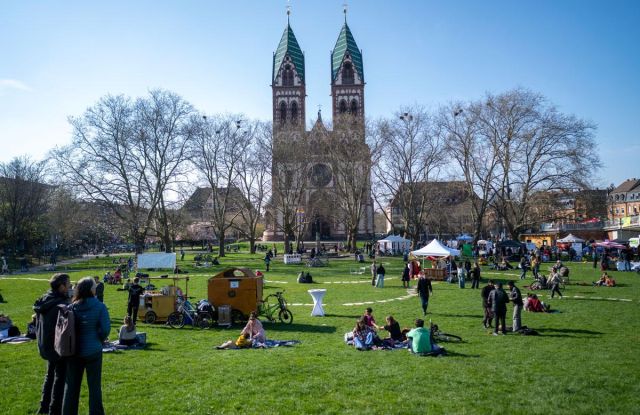 Accompanying workshop for the St&uuml;hlinger church square