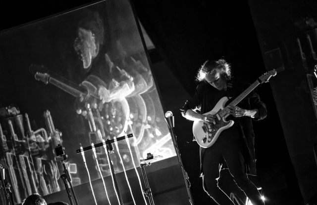 Noise Circus - A sound performance on four electric guitars