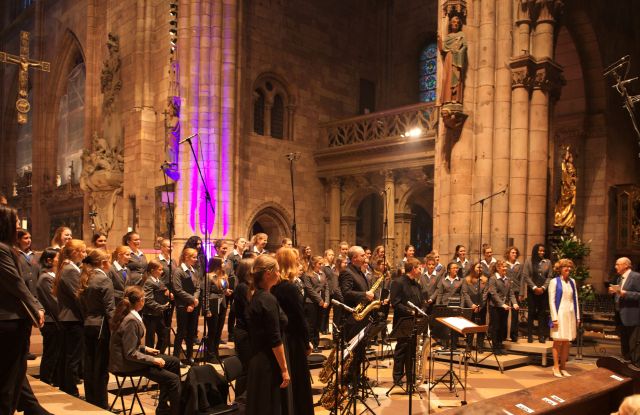 Concert de la cathédrale "Lux aeterna" - Cantor de jeunes filles de la cathédrale de Fribourg, Raschèr Saxophone Quartet & Academy