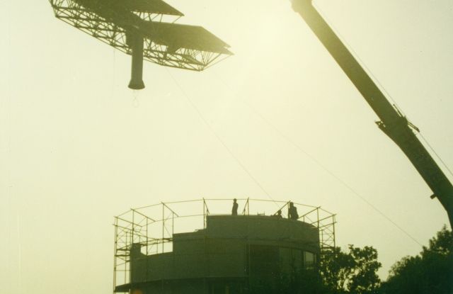Archivfoto des Heliotrops im Bau in Freiburg, © Rolf Disch SolarArchitecture