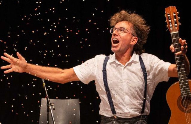 The Swallow Sinhá and the Striped Cat - Based on a story by Jorge Amado