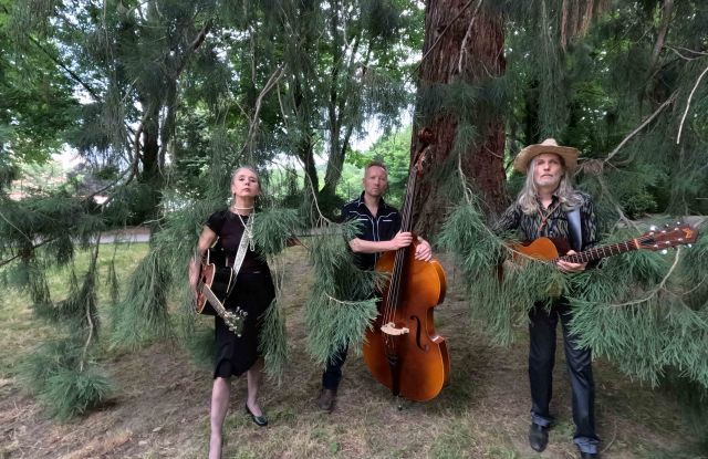 Terrace concert with the "Cherrychords"