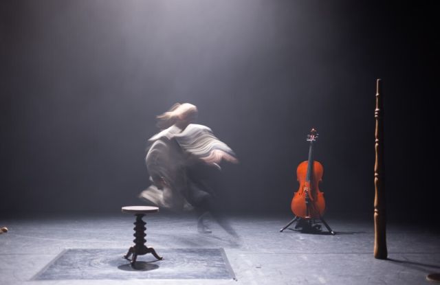 Tornado's Eye - Une pièce de cirque contemporaine de David Eisele