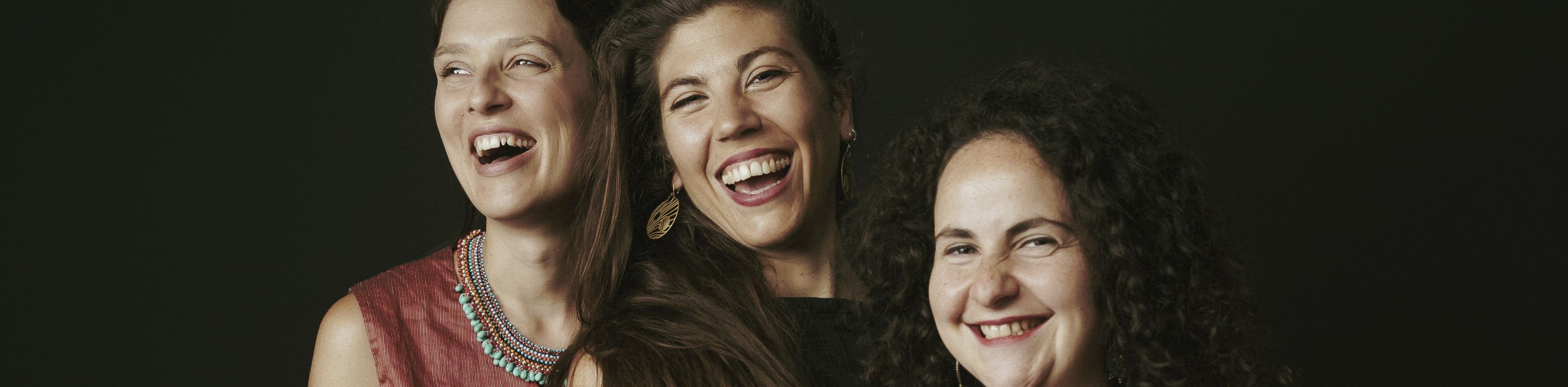 Trio Meydelech: Tabea Popien, Lucile Bailly-Gourevitch und Noemie Berz, © Valentin Behringer/ Meydelech