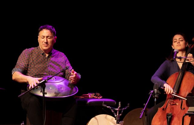 Concert : Beatriz Picas, violoncelle et chant, et Murat Coşkun, percussions