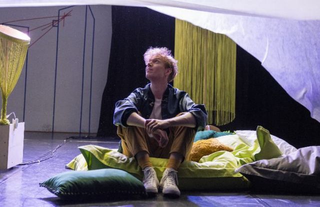 Les fraises - pour petits et grands à partir de 8 ans - une pièce de théâtre d'Ann Sam Bell